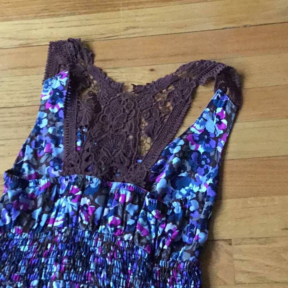 Spring dress - Picture 3 of 8